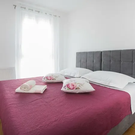 Apartment Sendy Deluxe Sibenik